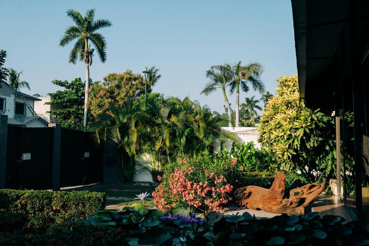 Casa Sirena Hotel Ixtapa  Exterior photo