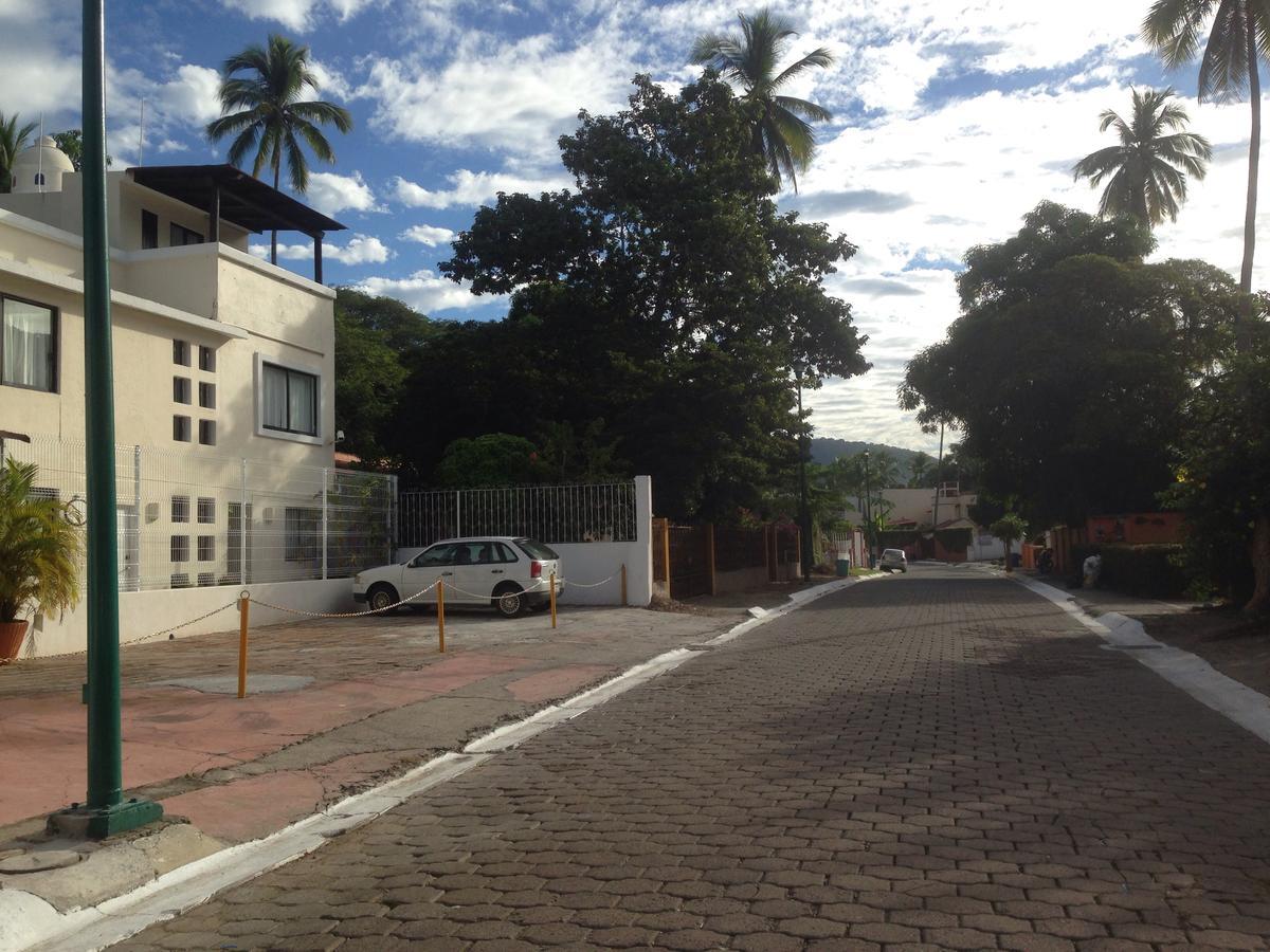 Casa Sirena Hotel Ixtapa  Exterior photo